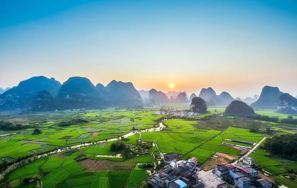 广西，地理与文化交融下的社会发展全景